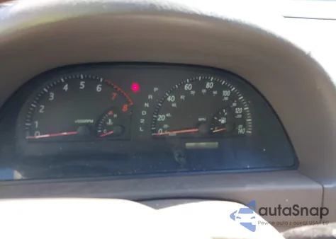 2004 Toyota Camry Le z USA, uszkodzony, nr VIN 4T1BE32K24U892031